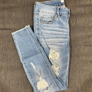 Light Wash Distressed Denim Jeans (4)